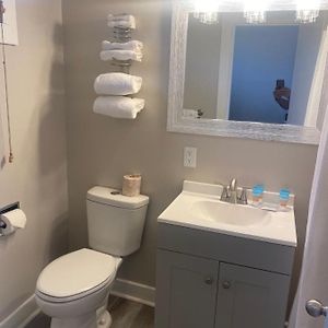 Oceanfront King Bed Private Hot Tub 1st floor